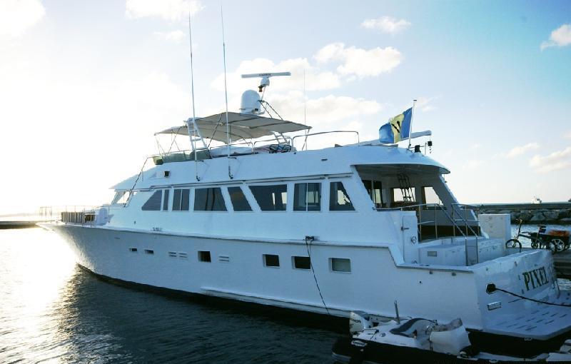 Motor yacht PIXEL -  In Port.jpg