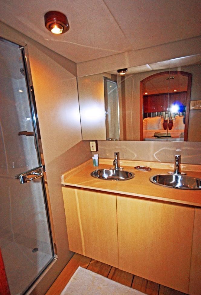 Motor yacht PIXEL -  VIP Cabin Ensuite.jpg