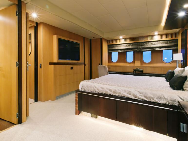 Motor yacht PLAN B - Master Cabin 2.jpg