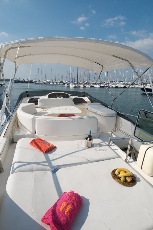 Motor yacht POSEIDON -  Flybridge Sunpads.jpg