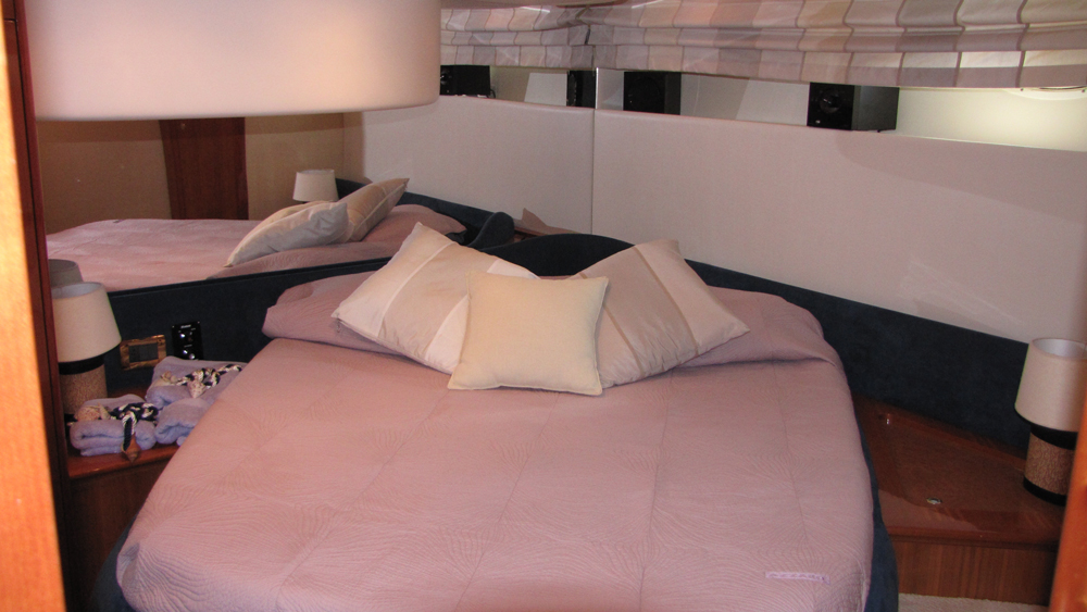 Motor yacht POSEIDON -  Master Cabin.jpg