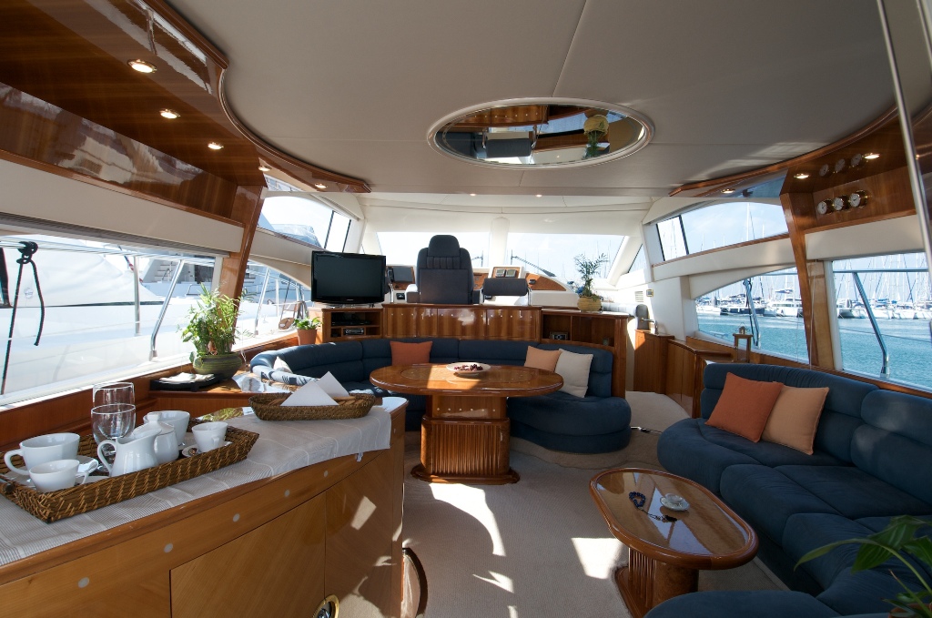 Motor yacht POSEIDON -  Salon.jpg