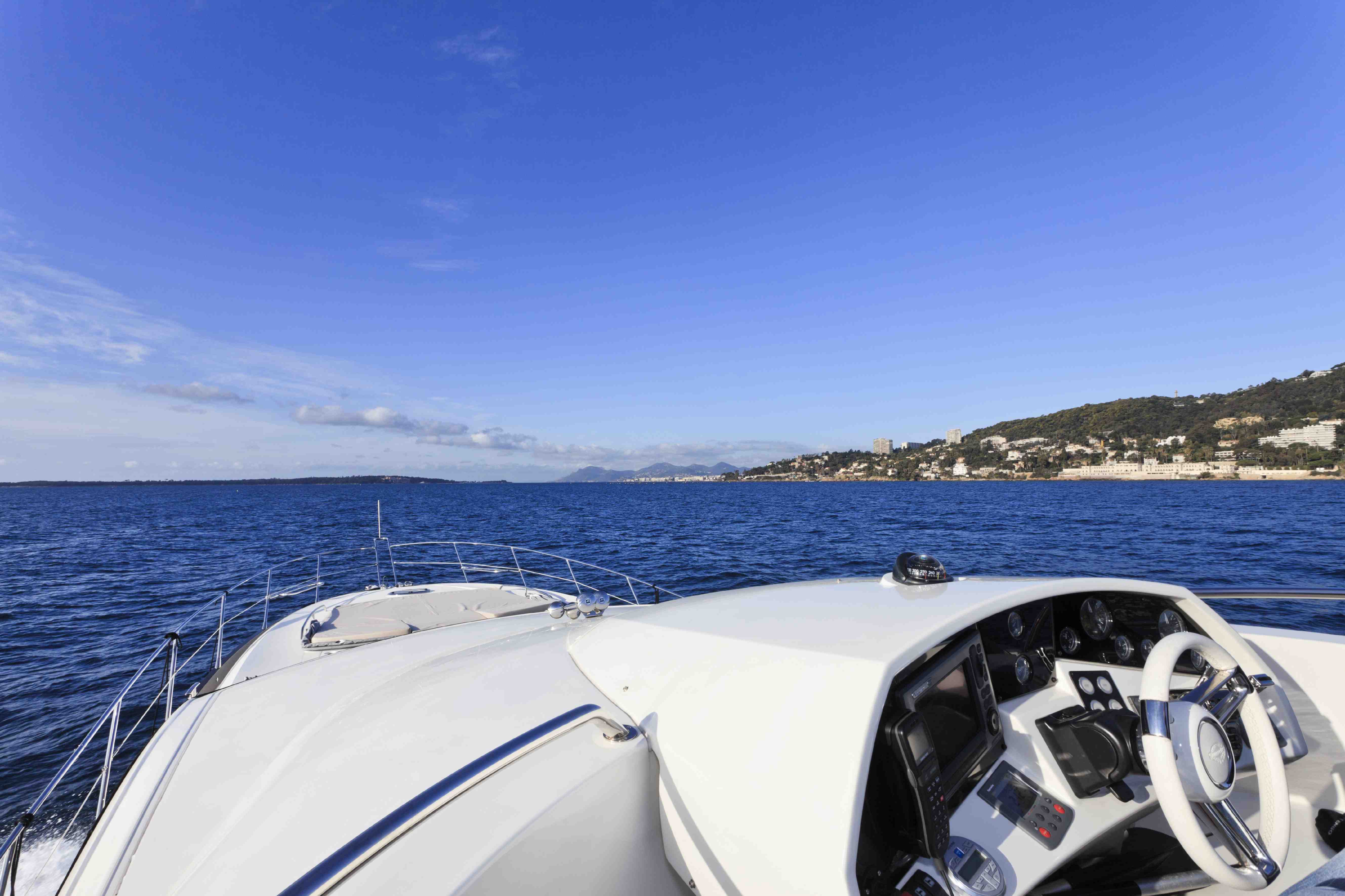 Motor yacht PULSAR - Flybridge.jpg
