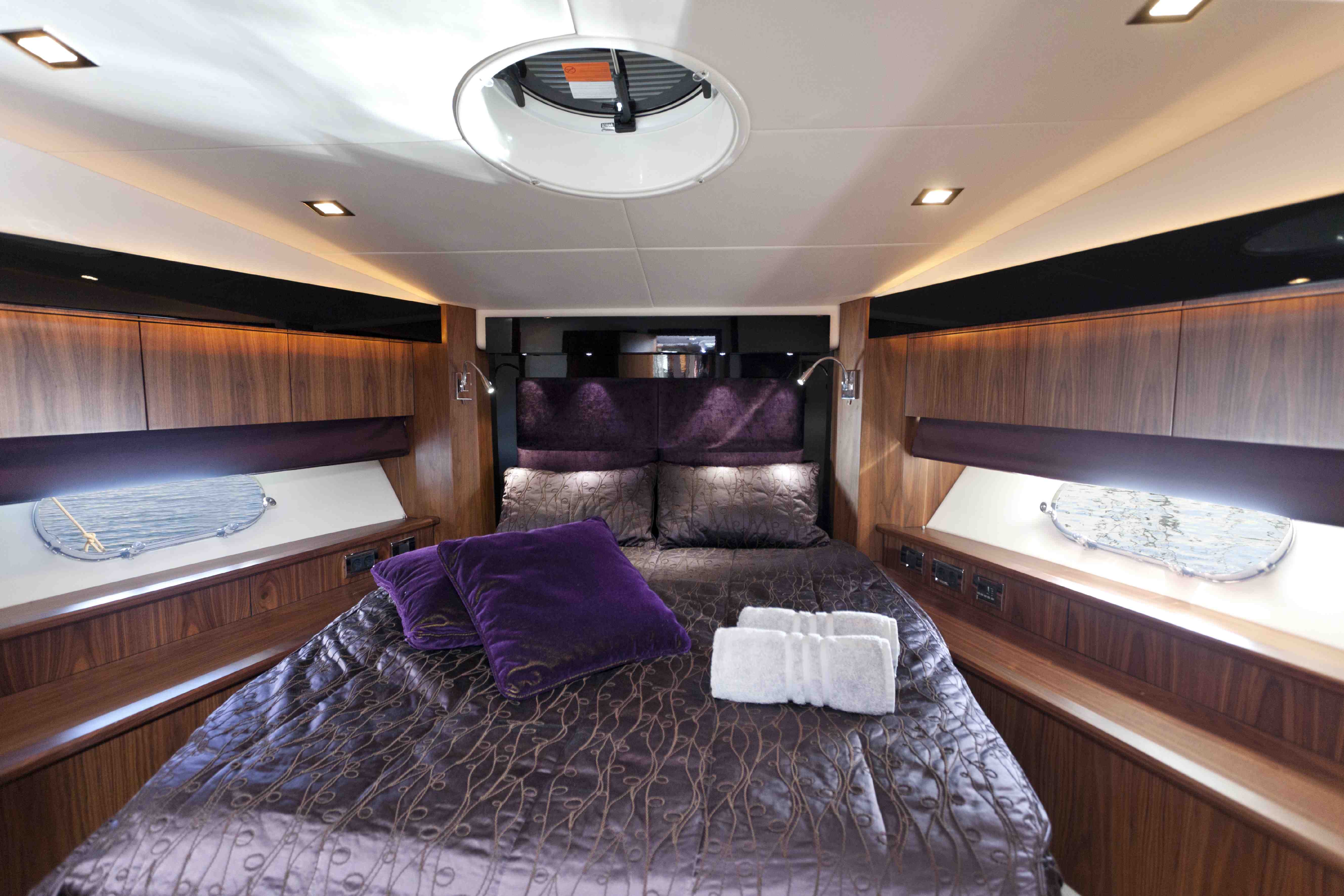 Motor yacht PULSAR - VIP Cabin.jpg