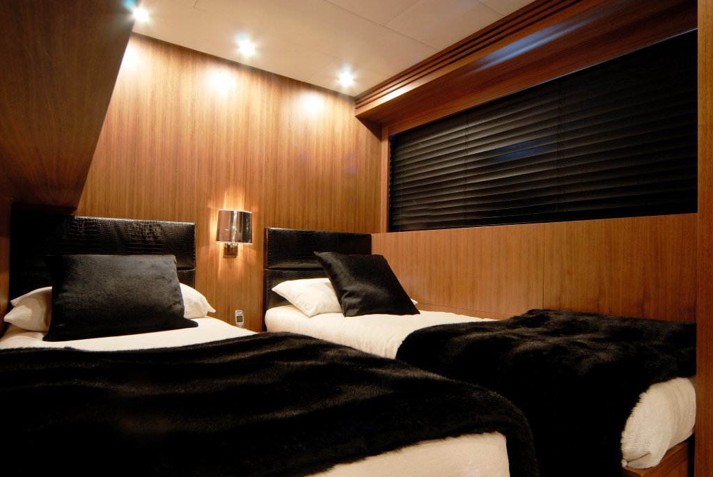 Motor yacht RG 512 -  Twin Cabin.jpg