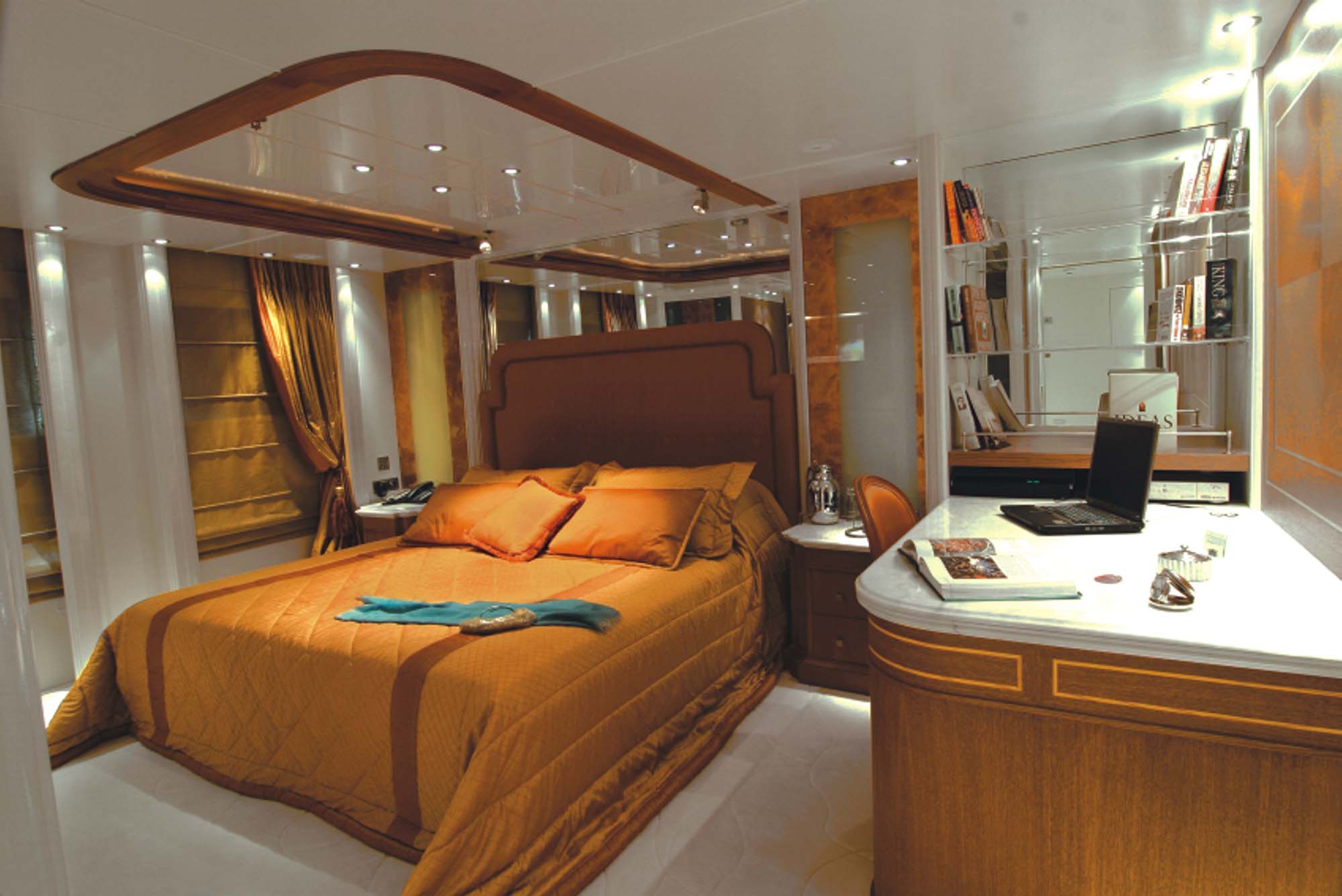 Motor yacht RM ELEGANT  - VIP RUBI CABIN1.jpg