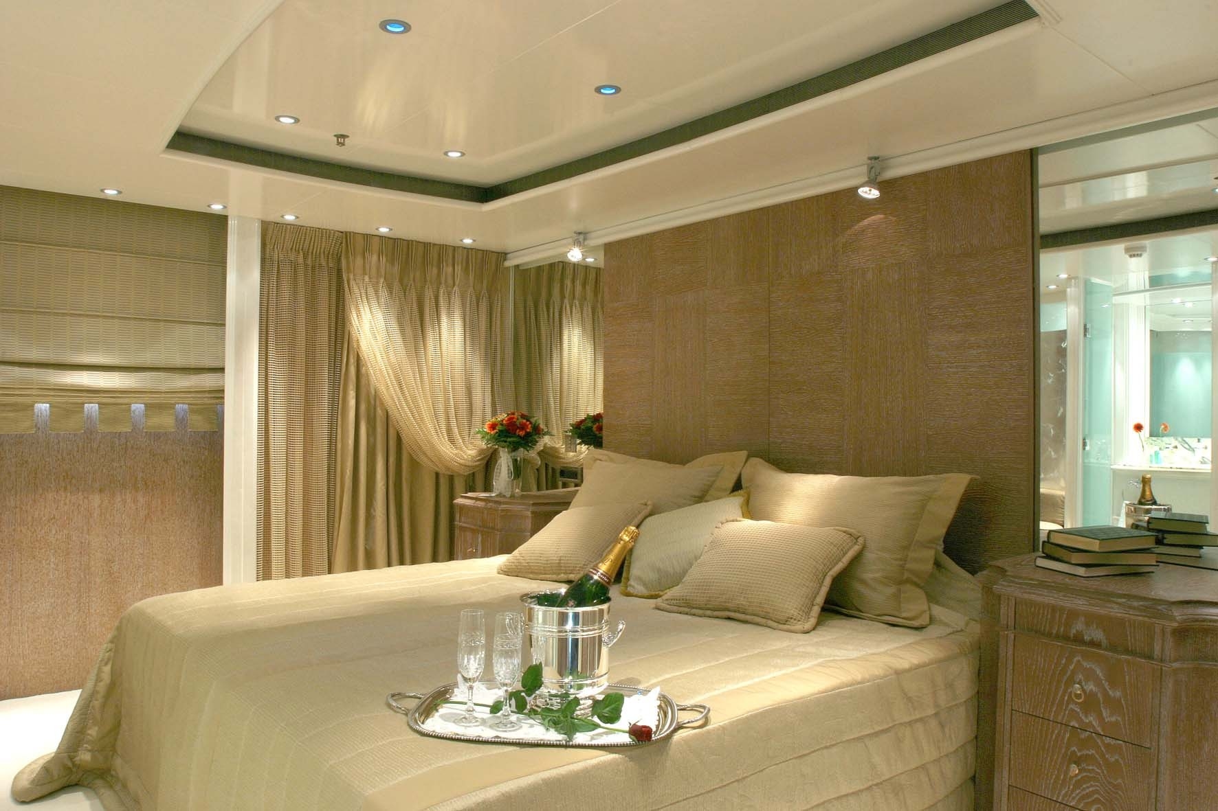 Motor yacht RM ELEGANT - Cabin.JPG