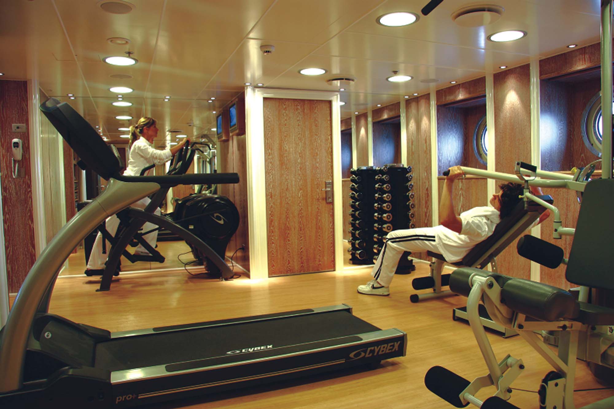 Motor yacht RM ELEGANT - GYM.jpg
