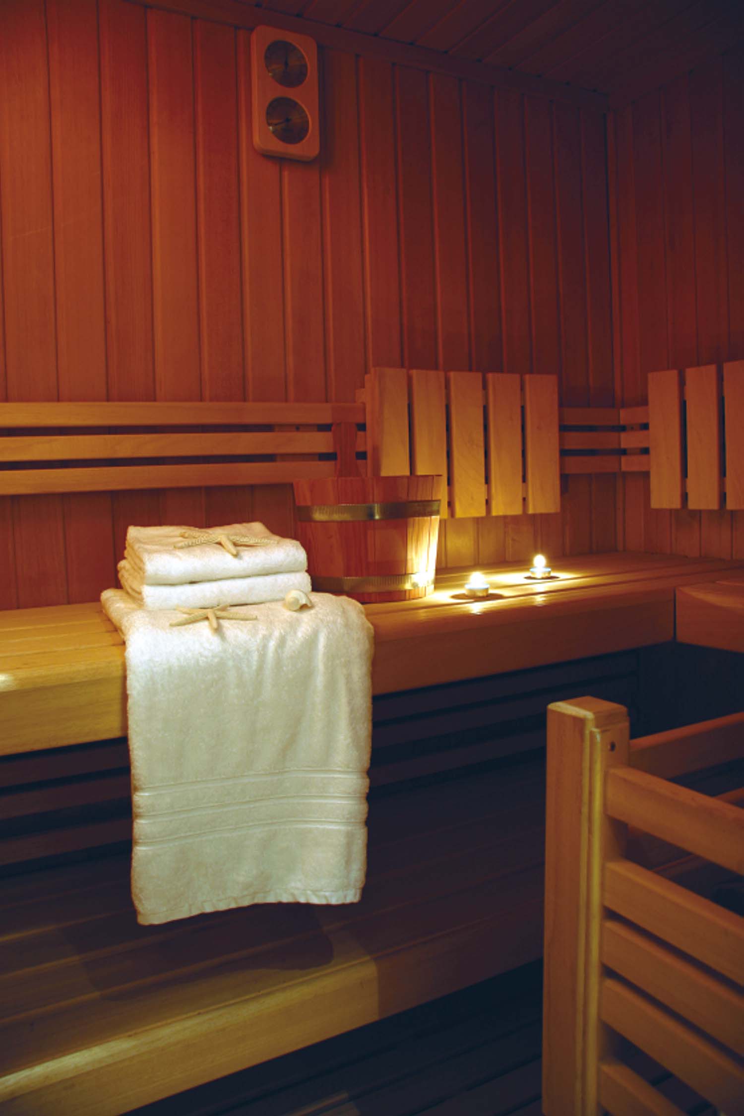 Motor yacht RM ELEGANT - SAUNA.jpg