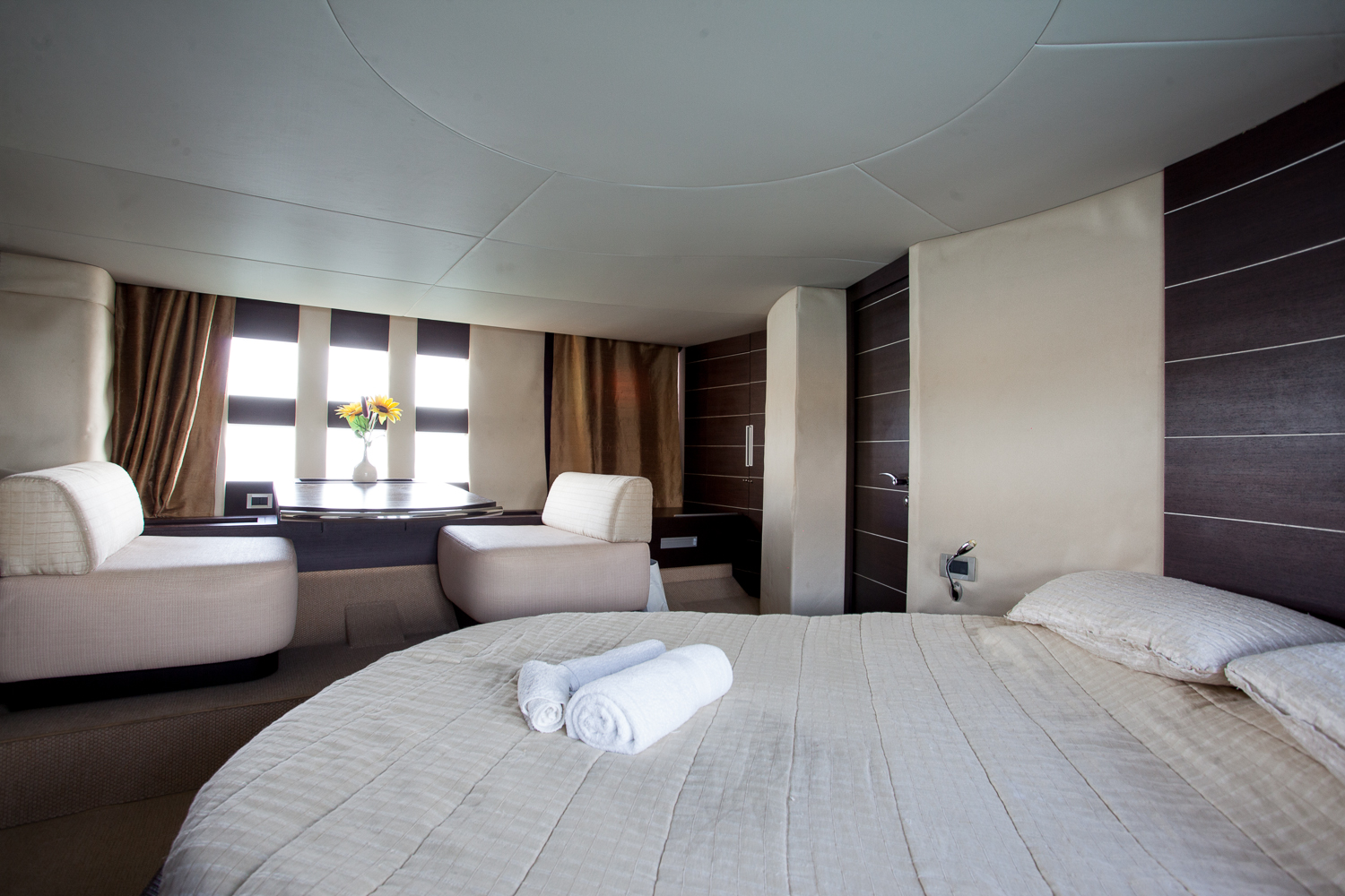 Motor yacht SAPORE DI SALE - Master Cabin.jpg