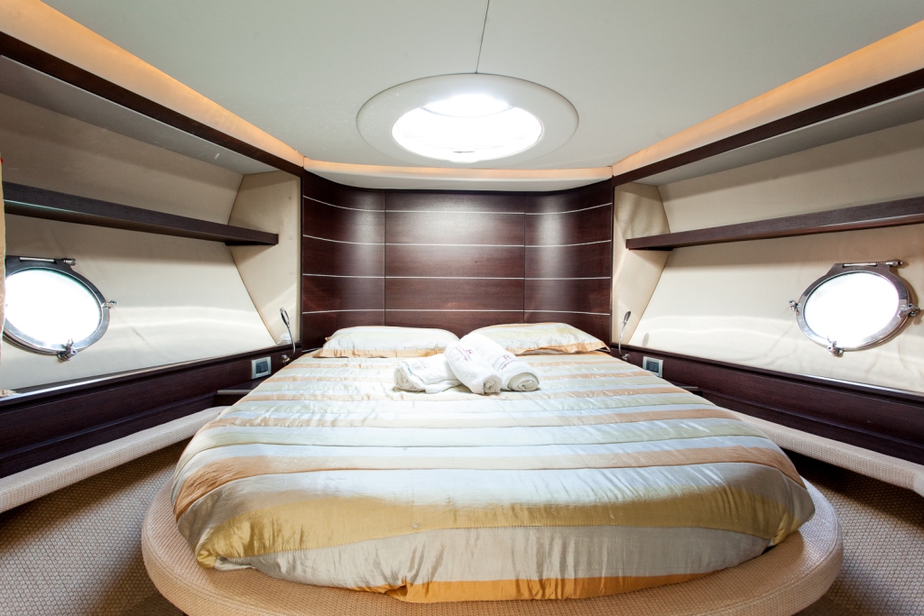 Motor yacht SAPORE DI SALE - VIP Cabin.jpg