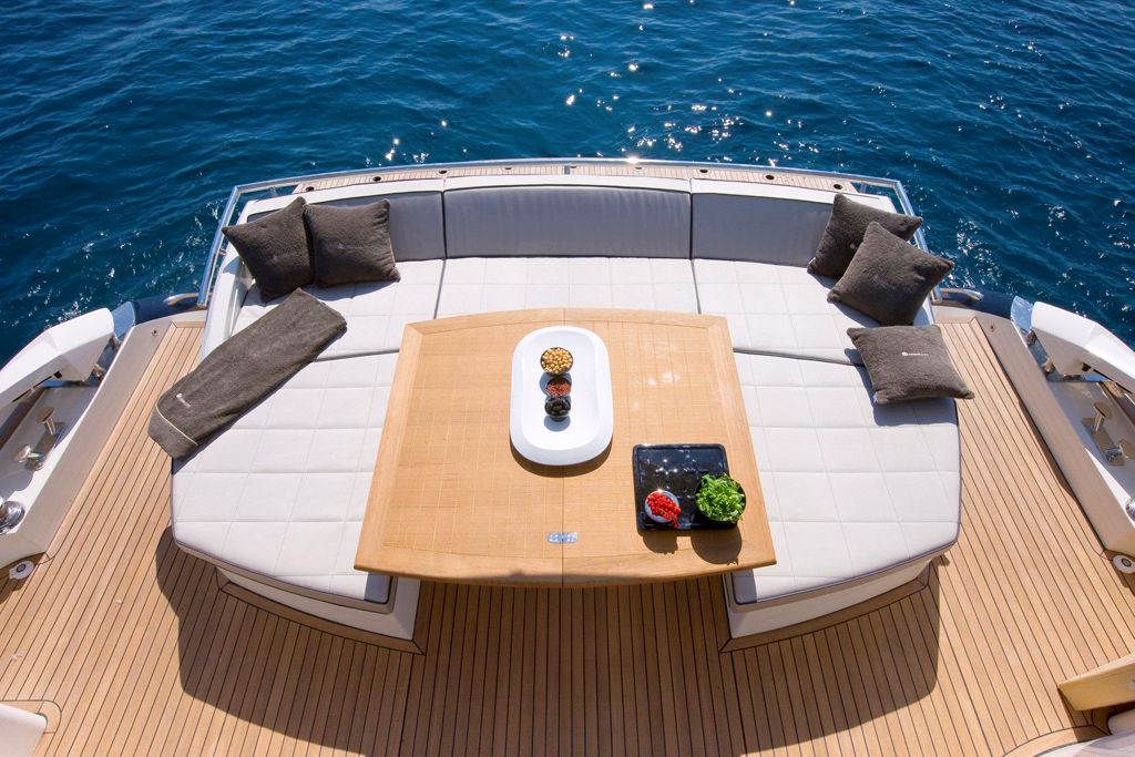 Motor yacht SCUDERIA -  Aft Deck Seating.jpg
