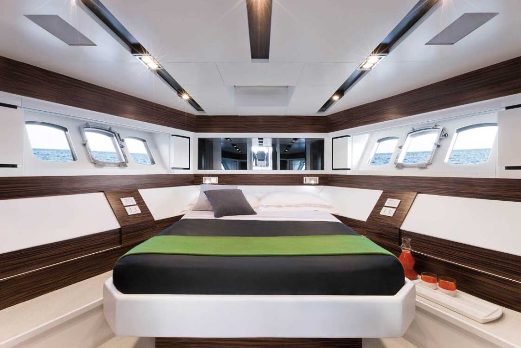 Motor yacht SCUDERIA -  VIP Cabin.jpg
