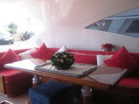 Motor yacht SED -  Dining 2.jpg