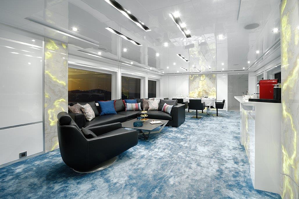 Motor yacht SERENITAS - Saloon 3.jpg
