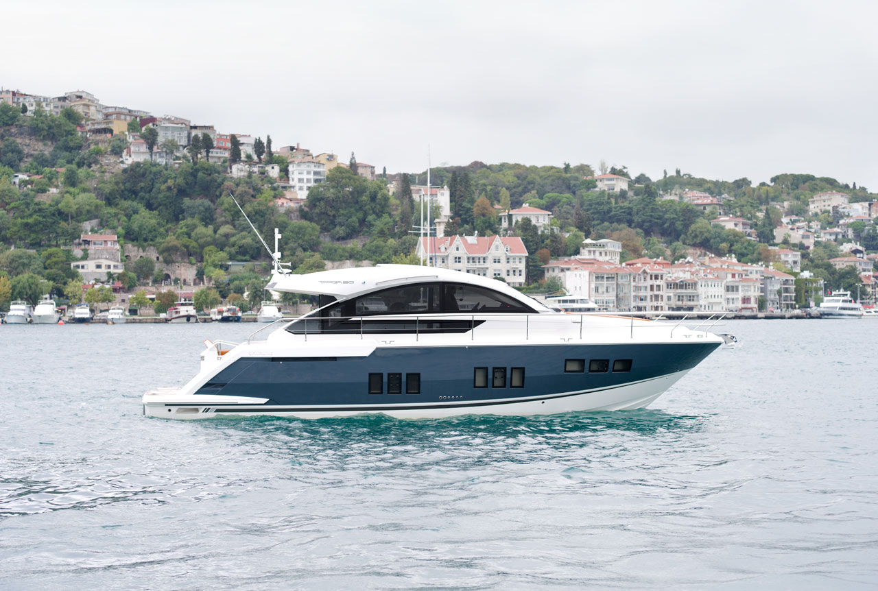 Motor yacht SERENITY - Main.jpg