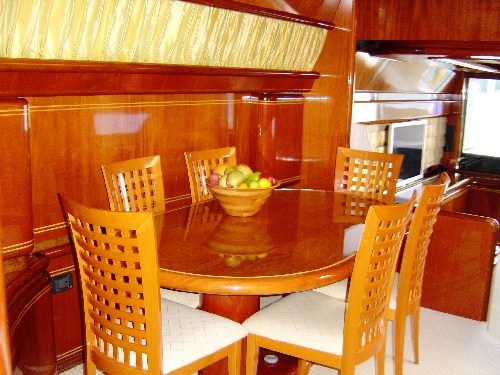 Motor yacht SPLENDIDO -  Dining Table.jpg