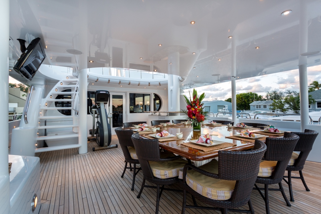 Motor yacht STARSHIP017.jpg