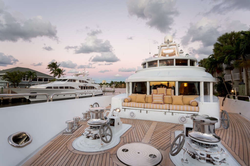 Motor yacht STARSHIP020.jpg