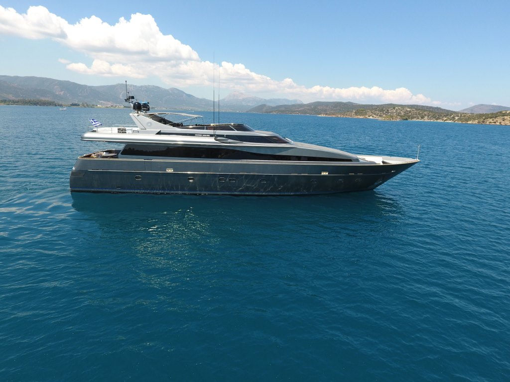 Motor yacht SUMMER DREAMS - Main.jpg