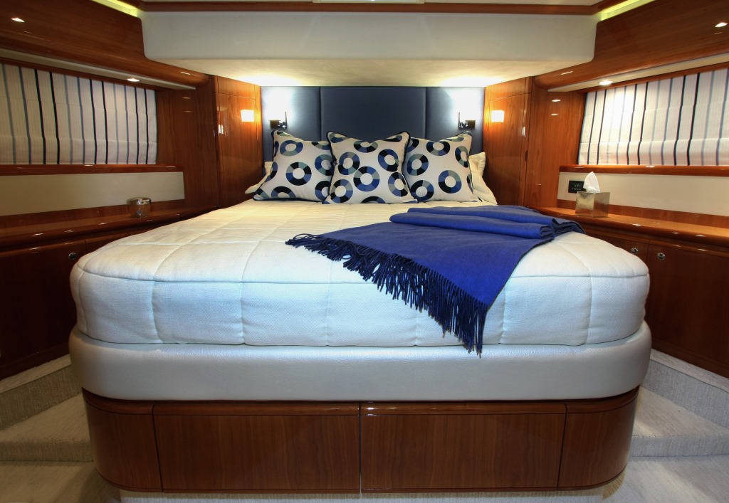 Motor yacht Sioux Empress - VIP Cabin.jpg