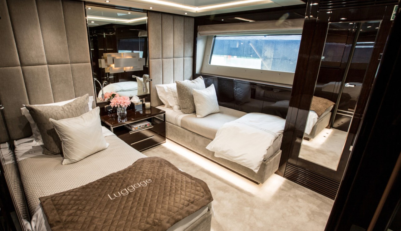 Motor yacht TAKE 5 - 012.jpg