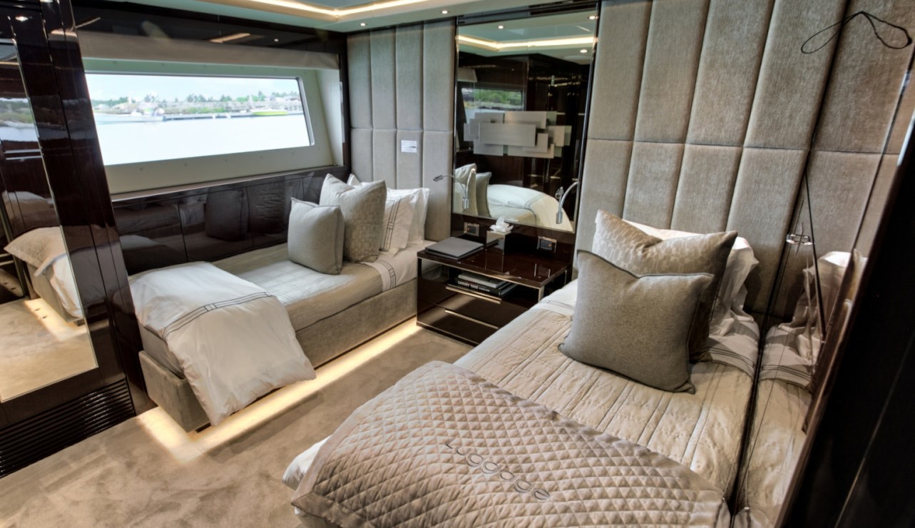 Motor yacht TAKE 5 - 014.jpg