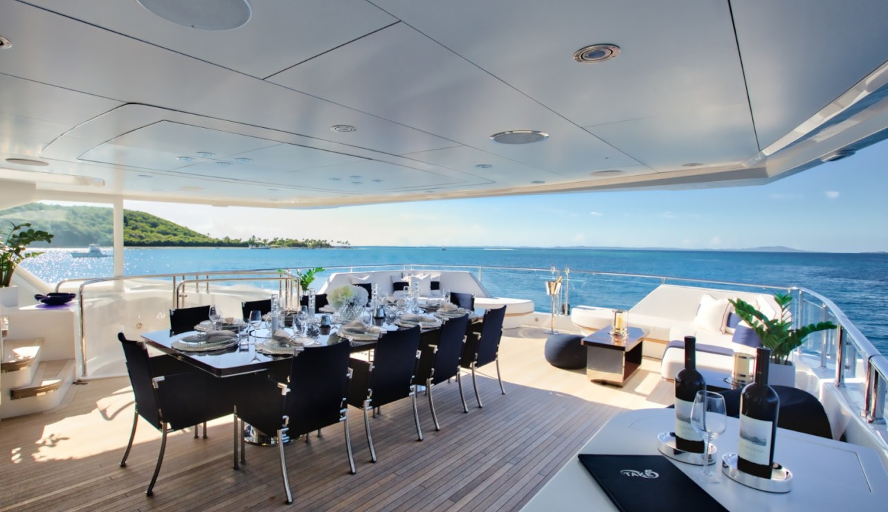 Motor yacht TAKE 5 - 018.jpg