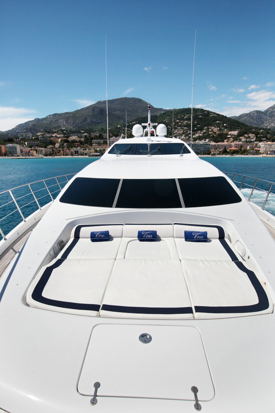 Motor yacht VERA - Foredeck.jpg