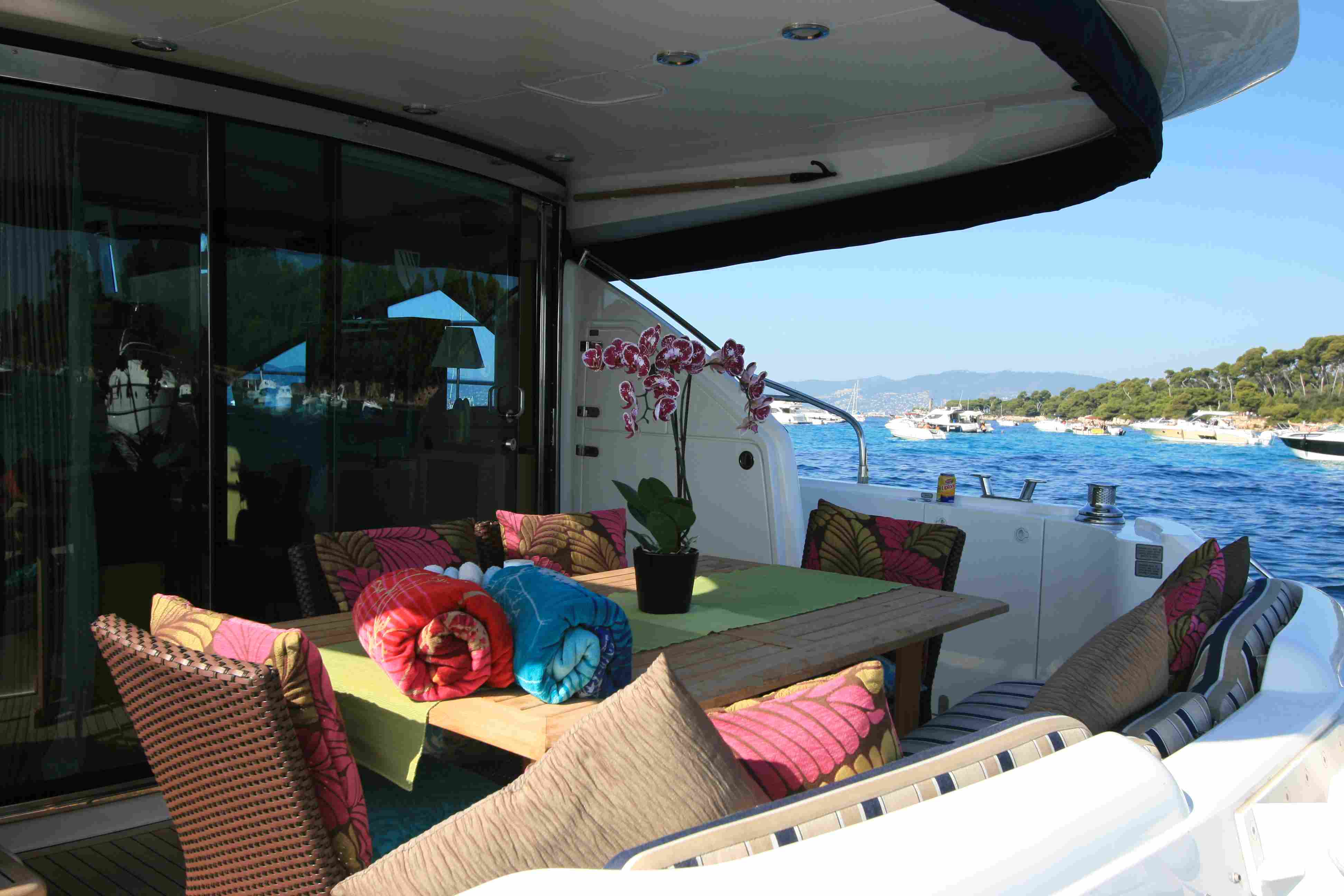 Motor yacht WAVE -  Aft Deck.jpg
