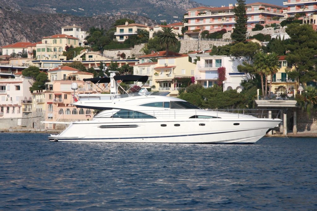 Motor yacht WAVE -  Profile.JPG