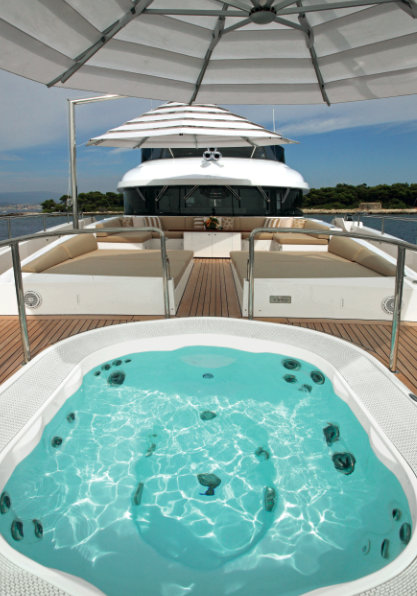 Motor-yacht-Classic-Supreme-132-Exterior-Spapool-Photo-credit-Thierry-Ameller-001.jpg