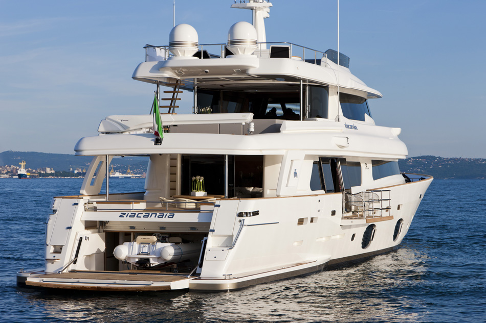 N33 Yacht Ziacanaia - Ferretti Custom Line - Garage.jpg