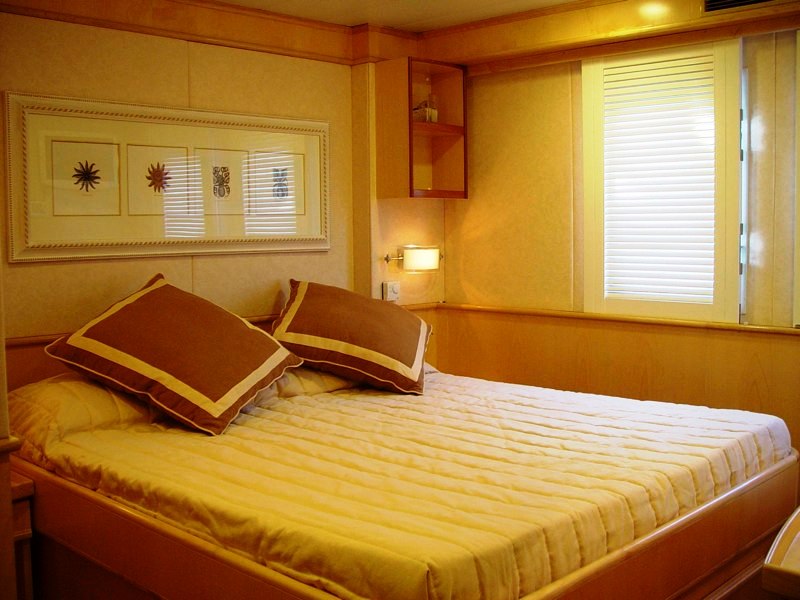 NAVE BARBARA -  Guest Cabin 2.jpg