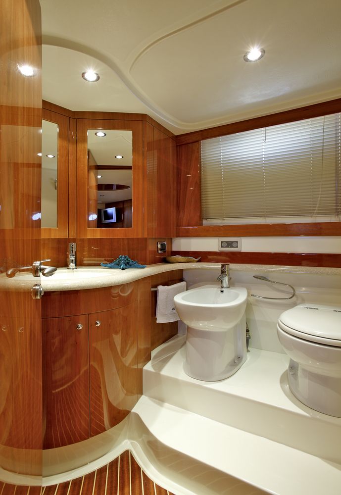 NELL MARE - Ensuite.jpg