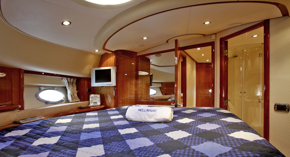 NELL MARE - VIP cabin 2.jpg