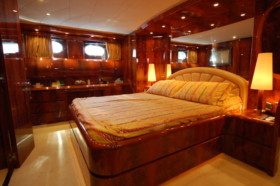 NEVER ONE - Master cabin.jpg