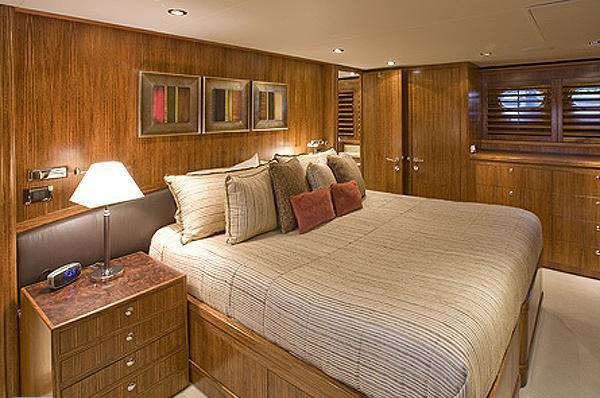 NEVER QUIT - Master cabin.jpg