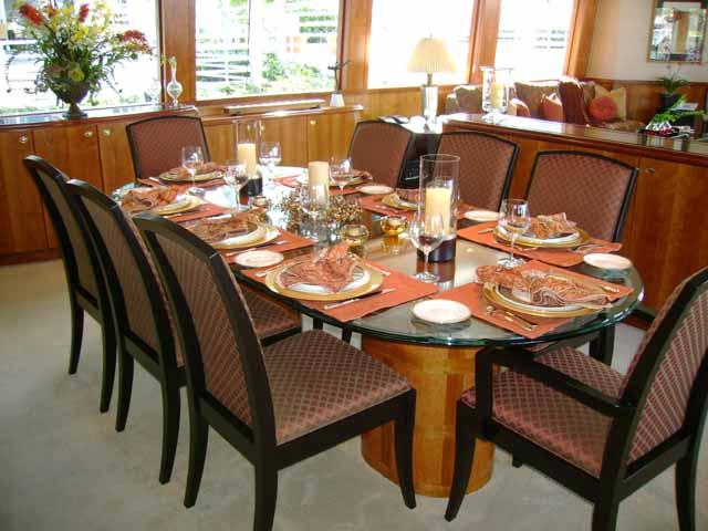 NEW MOON II - dining.jpg