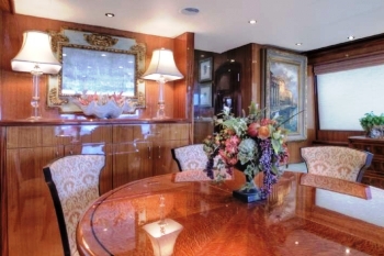NICKS TRAVELIN MAN 4 -  Dining.jpg