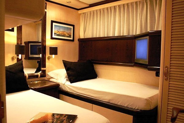 NOBODY - Guest Cabin.jpg