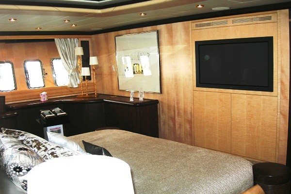 NOBODY - Master Cabin TV.jpg
