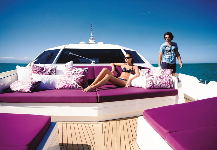 Numarine 78HT yacht HIP NAUTIST Foredeck.jpg