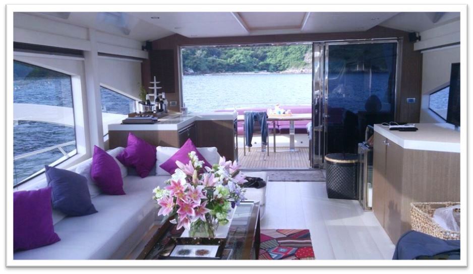 Numarine 78HT yacht HIP NAUTIST Main Salon.jpg
