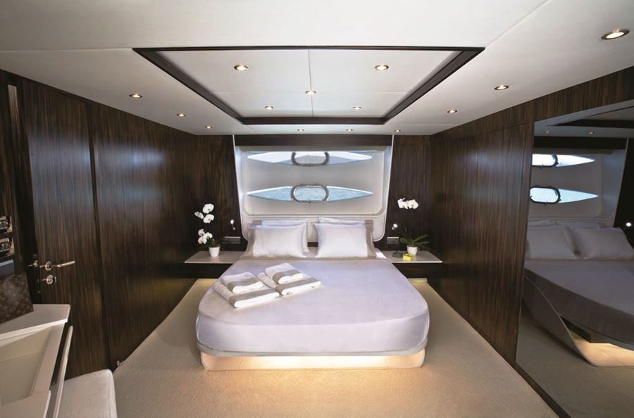Numarine 78HT yacht HIP NAUTIST Master Cabin.jpg