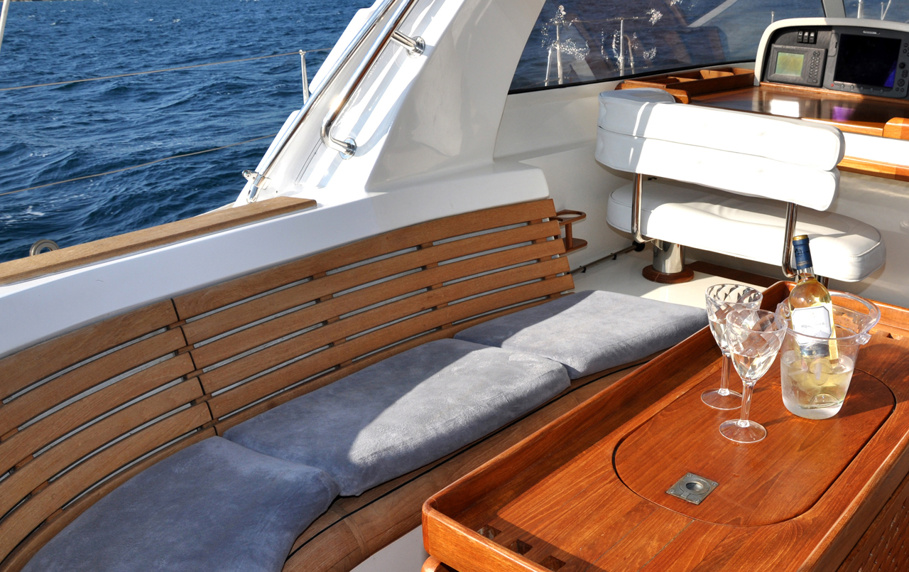 OCEAN PHOENIX -  Cockpit Seating.jpg