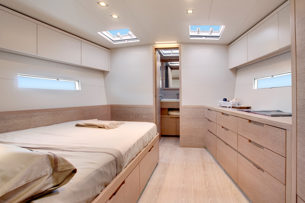 ONE SHOT - Double cabin 3.jpg