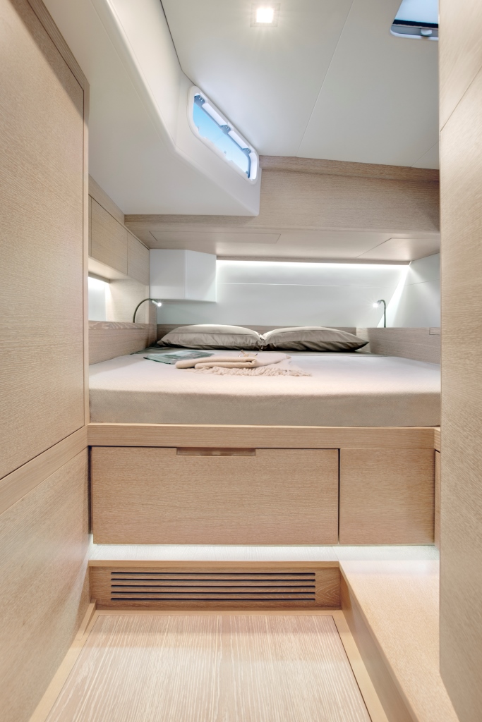 ONE SHOT - Double cabin.jpg