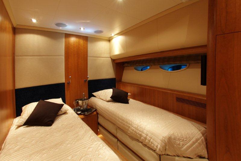 ORACLE STAR -  Twin Cabin.jpg