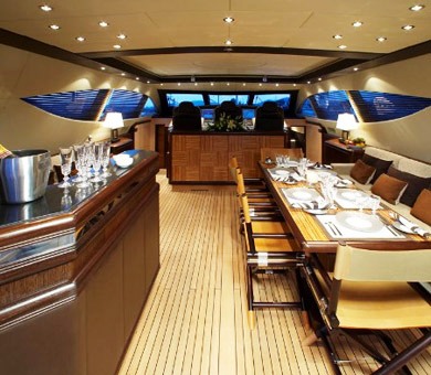 OSCAR II - Bar And Dining Area.jpg